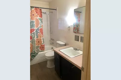 930 E Locust St, Milwaukee, WI 53212 - Photo 7
