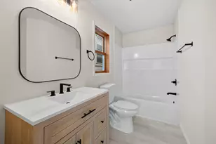 2147 S 72nd St, West Allis, WI 53219 - Photo 17