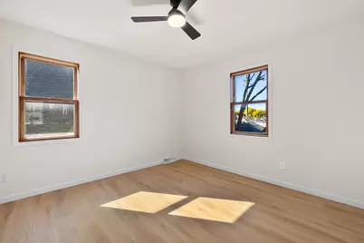2147 S 72nd St, West Allis, WI 53219 - Photo 9