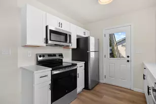 2147 S 72nd St, West Allis, WI 53219 - Photo 13