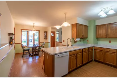 2021  Wolf Rd, Waukesha, WI 53186 - Photo 3
