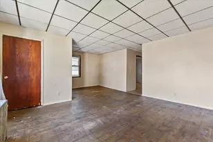 2223 S 19th St, Milwaukee, WI 53215 - Photo 9