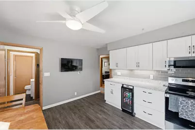 8725 W Palmetto Ave, Milwaukee, WI 53225 - Photo 9