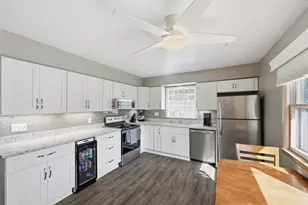 8725 W Palmetto Ave, Milwaukee, WI 53225 - Photo 7