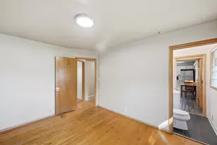 8725 W Palmetto Ave, Milwaukee, WI 53225 - Photo 11