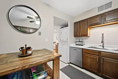 1818 E Shorewood Blvd #211, Shorewood, WI 53211 - Photo 13