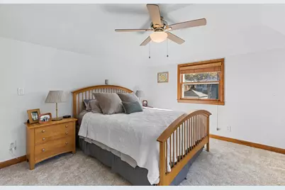 2814 N Hartung Ave, Milwaukee, WI 53210 - Photo 17
