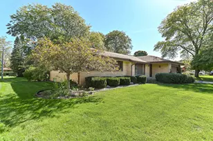 7684 S Logan Ave, Oak Creek, WI 53154 - Photo 5