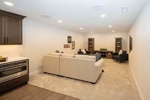 1342W Falcon Dr, Mequon, WI 53097 - Photo 27