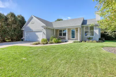419  Majeskie Dr, Pewaukee, WI 53072 - Photo 1