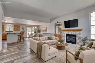 419 Majeskie Dr, Pewaukee, WI 53072 - Photo 3