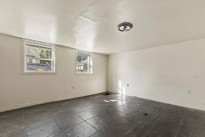 2474 S 5th Pl, Milwaukee, WI 53207 - Photo 9