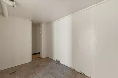 2474 S 5th Pl, Milwaukee, WI 53207 - Photo 5
