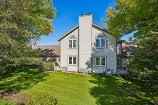 1929 Springbrook -, Waukesha, WI 53186 - Photo 37