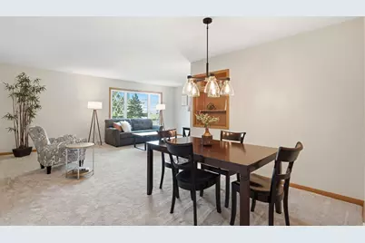 W173N7422  Joanne Dr, Menomonee Falls, WI 53051 - Photo 9