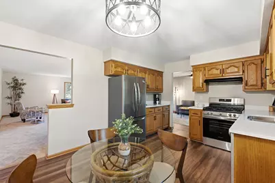 W173N7422  Joanne Dr, Menomonee Falls, WI 53051 - Photo 13
