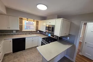 3760 N 85th St, Milwaukee, WI 53222 - Photo 9