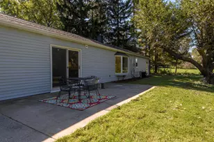 1428 Fiesta Ln, Mequon, WI 53092 - Photo 3