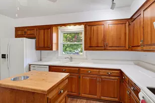 5421 Laura Ln, Greendale, WI 53129 - Photo 3