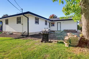 5421 Laura Ln, Greendale, WI 53129 - Photo 25
