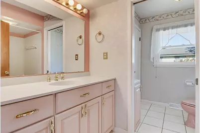 5421  Laura Ln, Greendale, WI 53129 - Photo 19