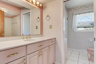 5421 Laura Ln, Greendale, WI 53129 - Photo 19