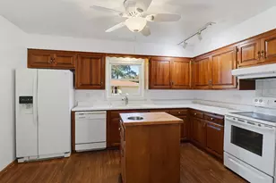 5421 Laura Ln, Greendale, WI 53129 - Photo 11