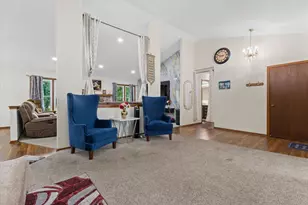 4102 W Minnesota Ct, Franklin, WI 53132 - Photo 5