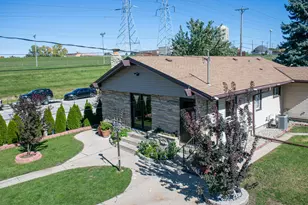 945 W Waterford Ave, Milwaukee, WI 53221 - Photo 23