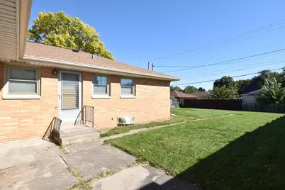 2710 S 72nd St, West Allis, WI 53219 - Photo 29