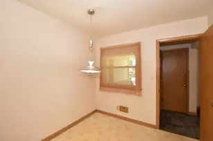 2710 S 72nd St, West Allis, WI 53219 - Photo 15