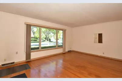 2710 S 72nd St, West Allis, WI 53219 - Photo 3