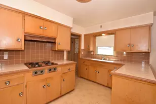 2710 S 72nd St, West Allis, WI 53219 - Photo 13