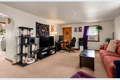 1121  Fairmont Ln #1121A, Manitowoc, WI 54220 - Photo 11