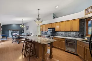 W249N5821 Swan Ct, Sussex, WI 53089 - Photo 3