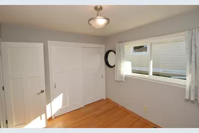 404  Willow Ln, South Milwaukee, WI 53172 - Photo 11