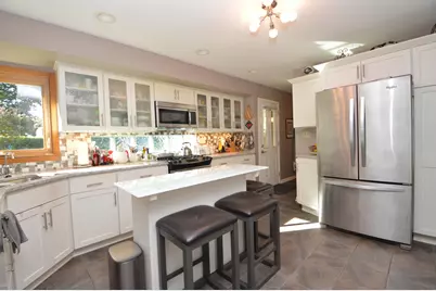 404  Willow Ln, South Milwaukee, WI 53172 - Photo 3