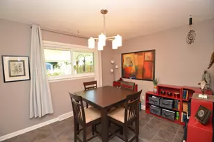 404 Willow Ln, South Milwaukee, WI 53172 - Photo 7