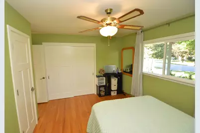 404  Willow Ln, South Milwaukee, WI 53172 - Photo 9