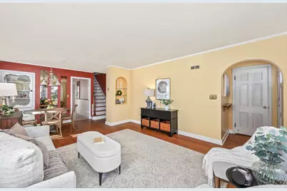2361 N 82nd St, Wauwatosa, WI 53213 - Photo 5