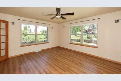 6652 S Scenic Ct, Franklin, WI 53132 - Photo 13