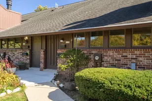 5196 Woodbridge Ln, Greenfield, WI 53221 - Photo 1
