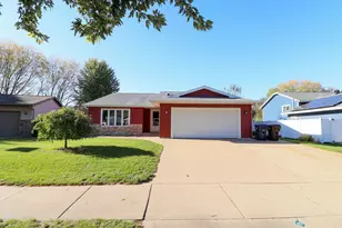 1934 Esther Dr, Onalaska, WI 54650 - Photo 1