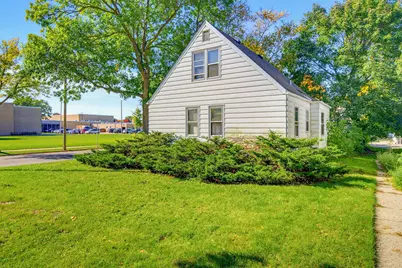 8400 W Auer Ave, Milwaukee, WI 53222 - Photo 23