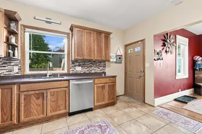 1632 N Main St, Racine, WI 53402 - Photo 17
