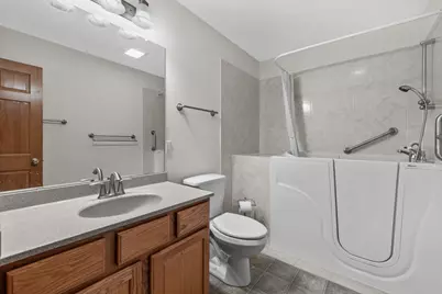 N161W18939  Oakland Dr, Jackson, WI 53037 - Photo 17