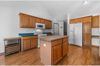 N161W18939  Oakland Dr, Jackson, WI 53037 - Photo 13