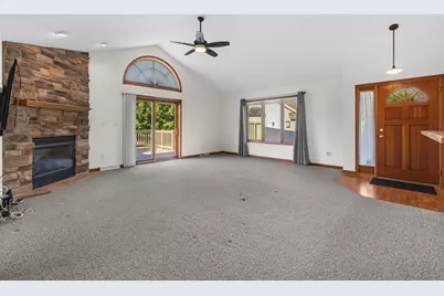 N161W18939  Oakland Dr, Jackson, WI 53037 - Photo 7