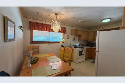 827  Coronada Dr, Racine, WI 53402 - Photo 5