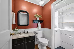 8106 Chestnut St, Wauwatosa, WI 53213 - Photo 31